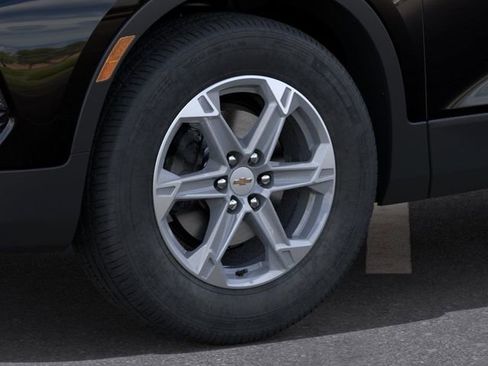 New 2026 Chevrolet Blazer LT w/ Convenience Package FWD image 9