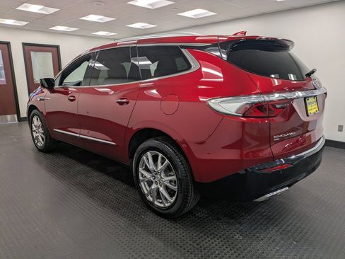 Used 2023 Buick Enclave Essence w/ Experience Buick Package image 6