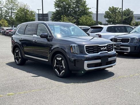 Used 2025 Kia Telluride S AWD/4WD image 1