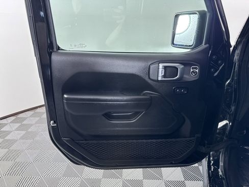 Used 2024 Jeep Wrangler Unlimited Rubicon 4xe image 30