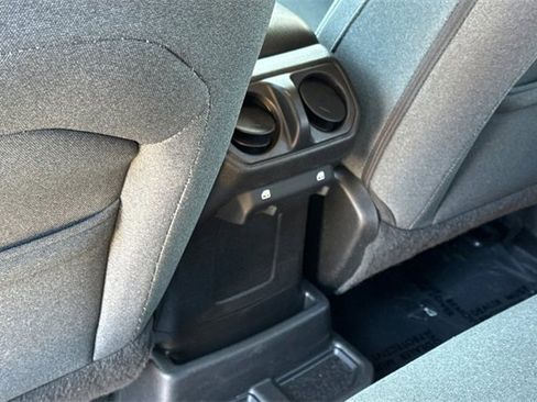 Used 2024 Jeep Wrangler Unlimited image 14