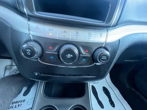 Used 2013 Dodge Journey SE image 25