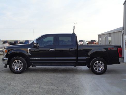 Used 2020 Ford F250 Lariat w/ Chrome Package image 3