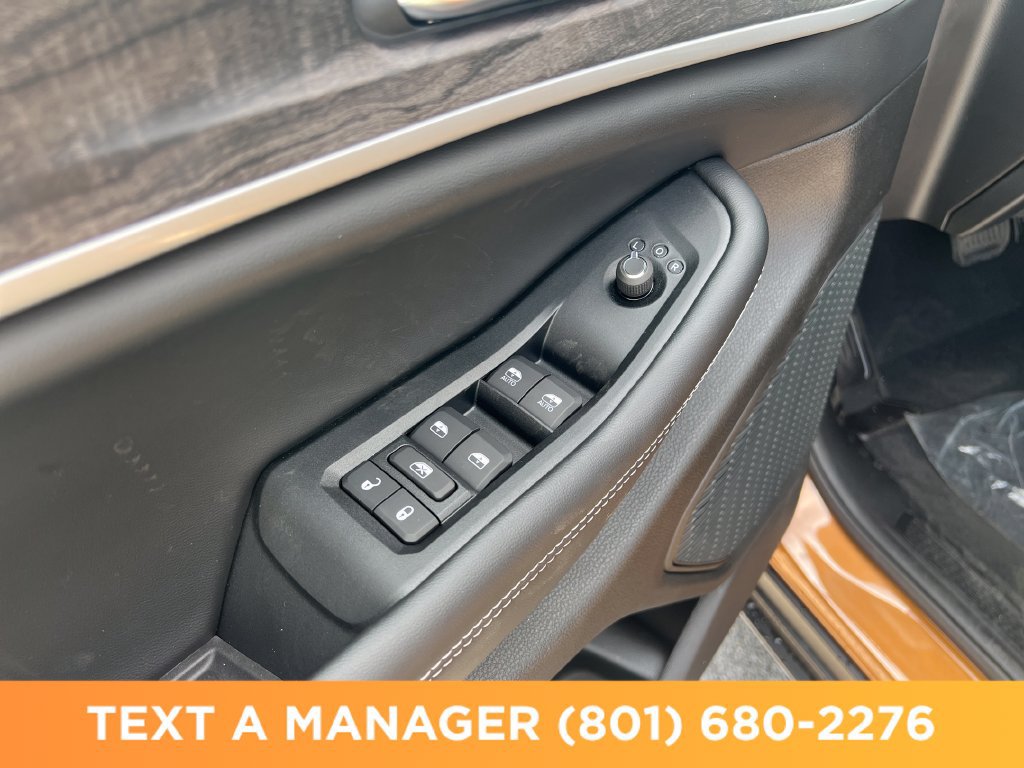 New 2026 Jeep Grand Cherokee Limited w/ Luxury Tech Group II AWD/4WD image 11