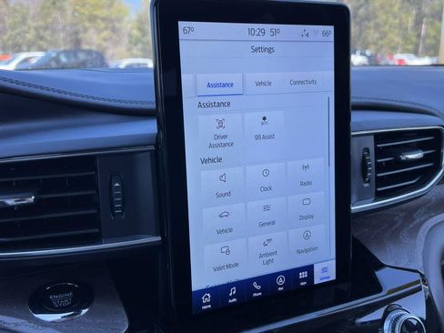 Used 2022 Ford Explorer Platinum w/ Equipment Group 601A AWD/4WD image 29