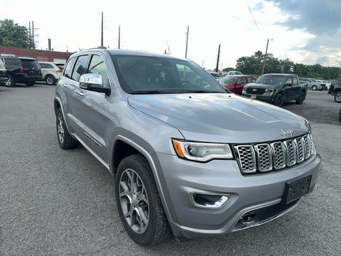Used 2020 Jeep Grand Cherokee Overland AWD/4WD image 5