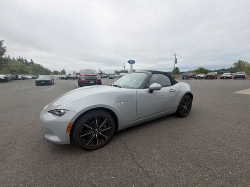 Used 2025 MAZDA MX-5 Miata Grand Touring RWD image 33