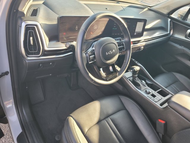 Used 2024 Kia Sorento S w/ Panoramic Sunroof Package FWD image 9