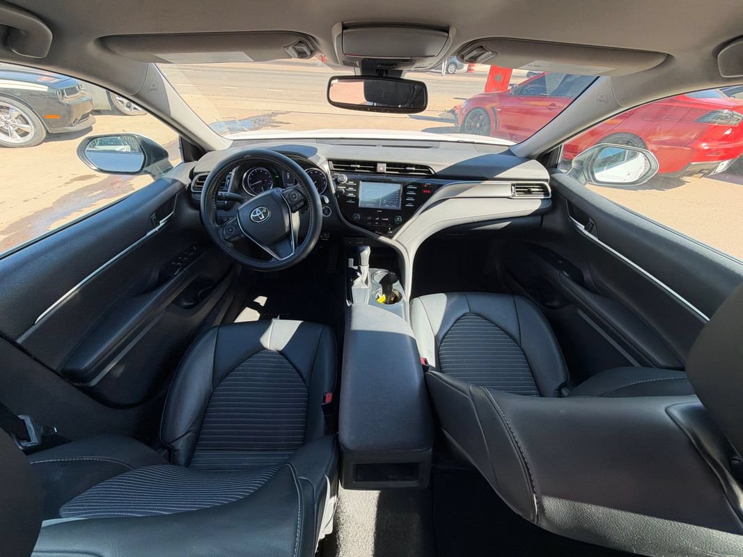 Used 2020 Toyota Camry SE w/ Convenience Package FWD image 11