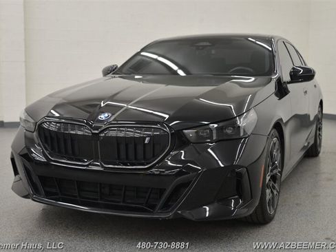 Used 2025 BMW i5 eDrive40i w/ M Sport Package image 1