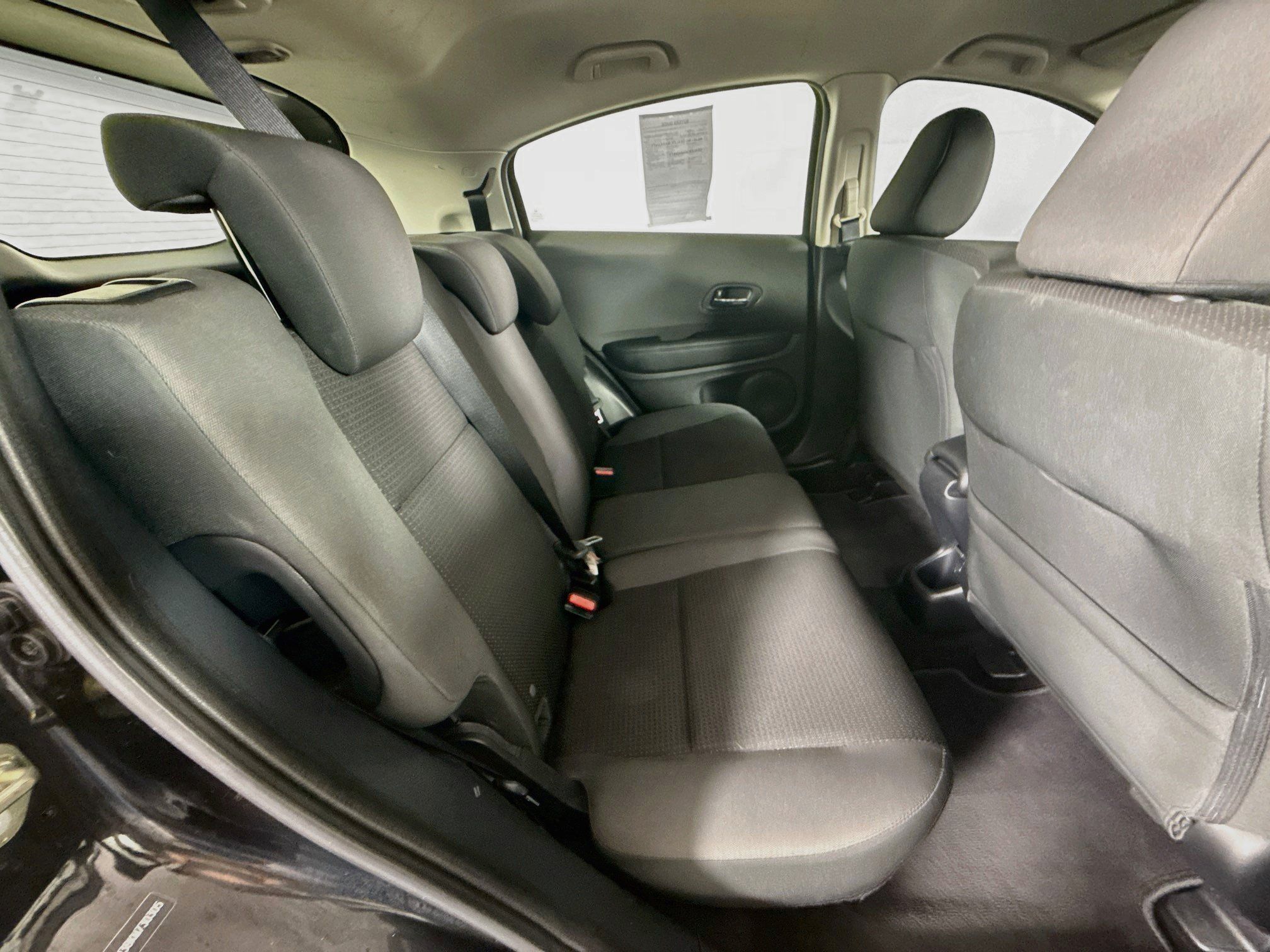 Used 2019 Honda HR-V LX image 32
