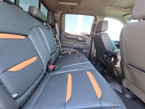 Used 2024 GMC Sierra 1500 AT4 w/ Technology Package AWD/4WD image 13