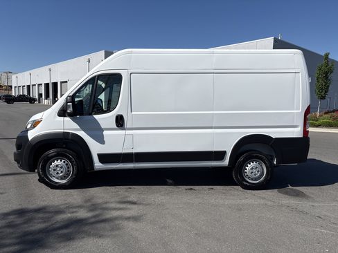 Used 2025 RAM ProMaster 1500 w/ Convenience Group FWD image 6
