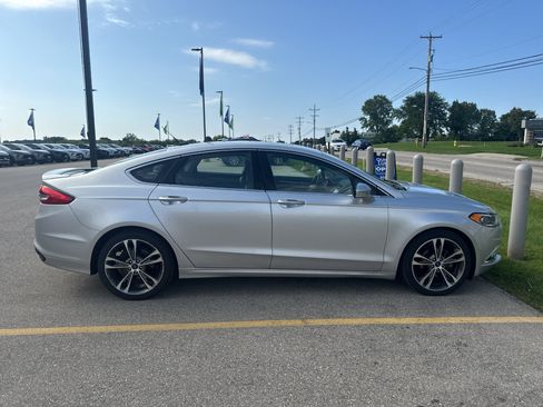 Used 2017 Ford Fusion Titanium AWD/4WD image 3