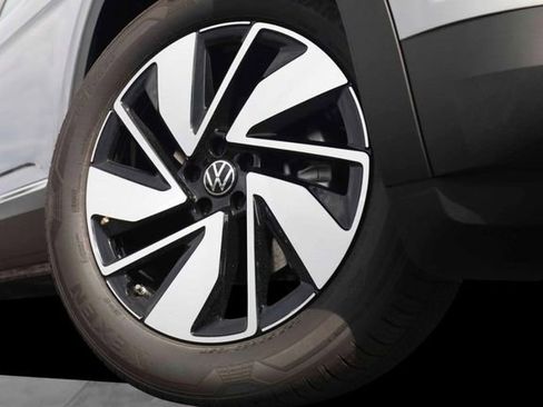 New 2026 Volkswagen Atlas SEL image 3