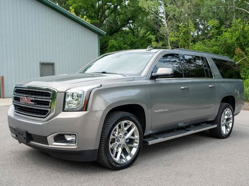 Used 2019 GMC Yukon XL SLT AWD/4WD image 7