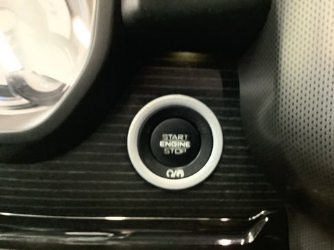 Used 2022 RAM 1500 Limited w/ Body-Colour Bumper Group image 19