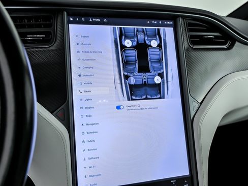 Used 2018 Tesla Model X 75D image 39