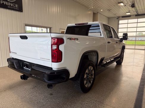 Used 2023 Chevrolet Silverado 2500 Custom w/ Custom Value Package AWD/4WD image 4