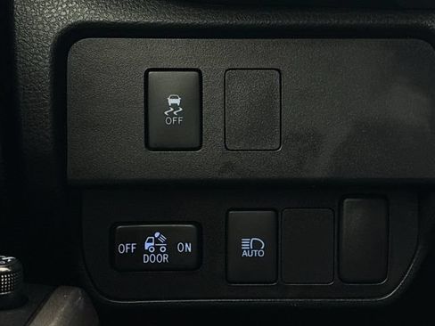 Used 2022 Toyota Tacoma SR5 w/ Technology Package RWD image 25