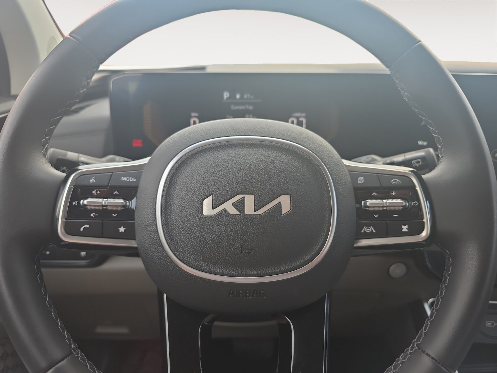 Certified 2026 Kia Carnival FWD image 11