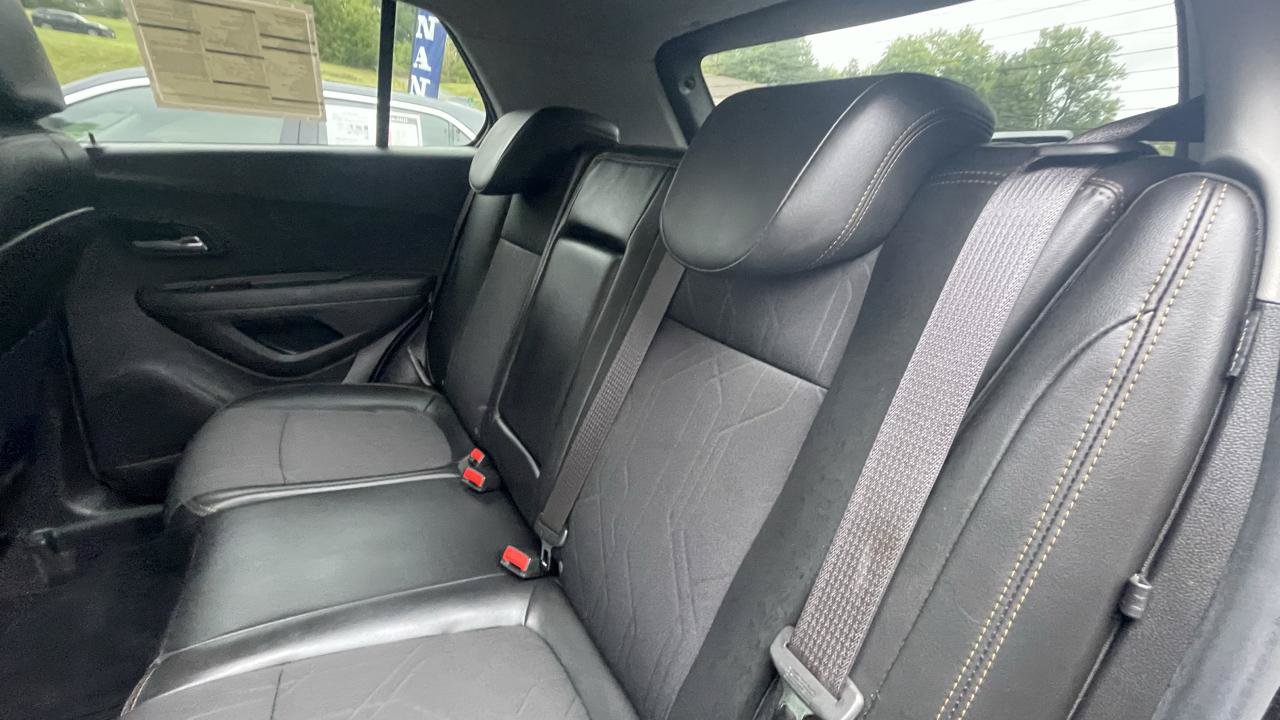 Used 2019 Chevrolet Trax LT w/ LT Convenience Package AWD/4WD image 20