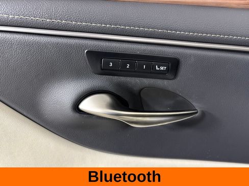 Used 2025 Lexus ES 350 w/ Premium Package FWD image 12