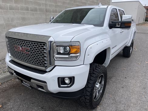 Used 2016 GMC Sierra 2500 Denali w/ Duramax Plus Package image 11
