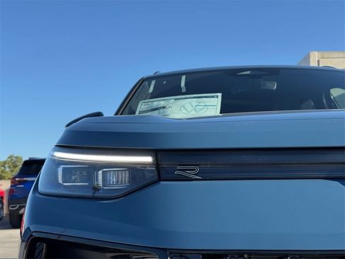 New 2026 Volkswagen Tiguan SE R-Line image 5