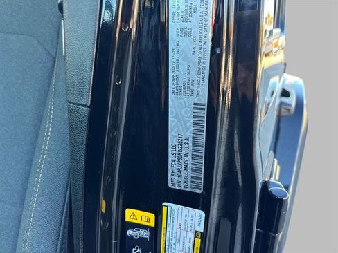 Used 2024 Jeep Wrangler Unlimited Sahara image 31