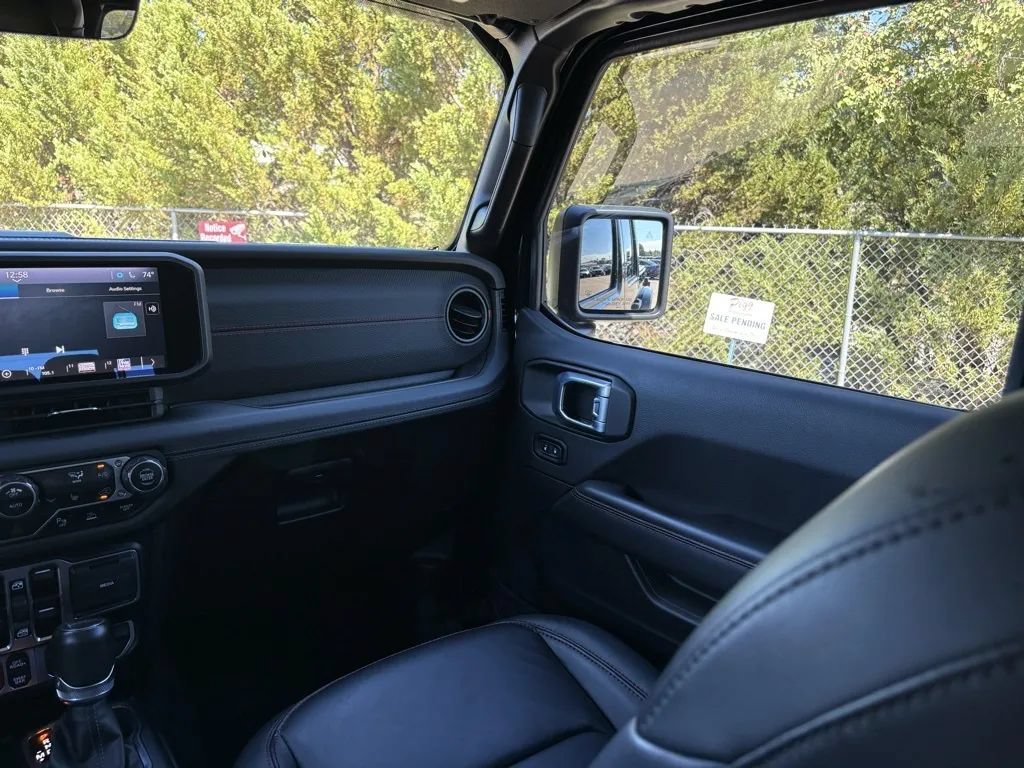 Used 2024 Jeep Gladiator Rubicon AWD/4WD image 41