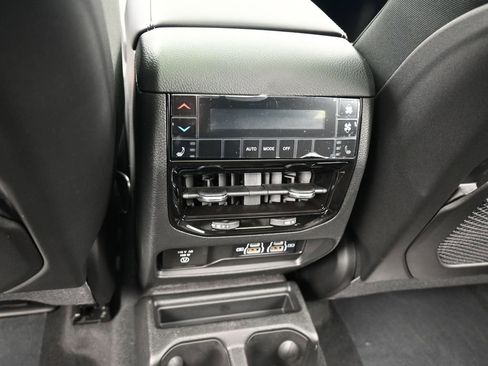 New 2025 Jeep Grand Cherokee L Limited image 30