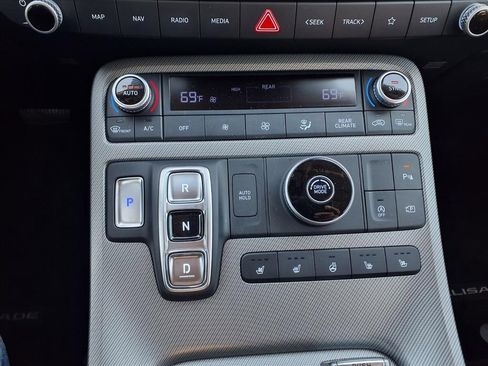 Used 2023 Hyundai Palisade SEL w/ Premium Package image 17