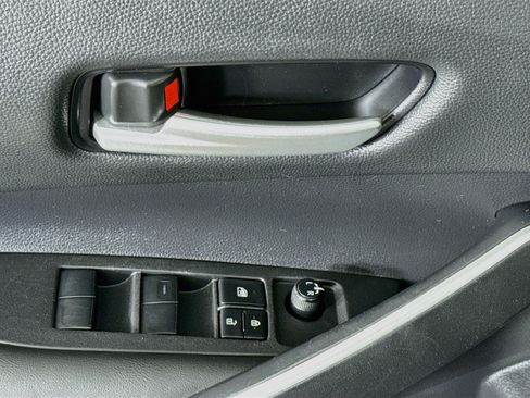 Used 2022 Toyota Corolla SE FWD image 38