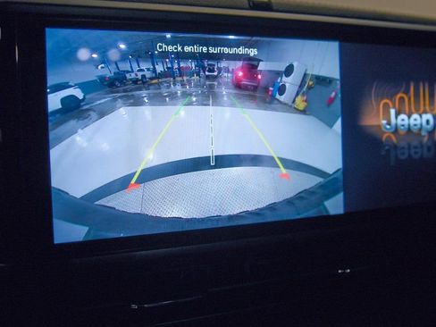 Used 2024 Jeep Wrangler Unlimited Rubicon 4xe image 19