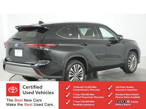 Certified 2024 Toyota Highlander Platinum AWD/4WD image 3