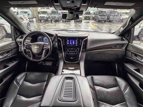Used 2020 Cadillac Escalade ESV Platinum image 12