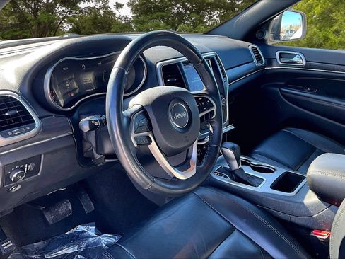 Used 2018 Jeep Grand Cherokee Limited image 17