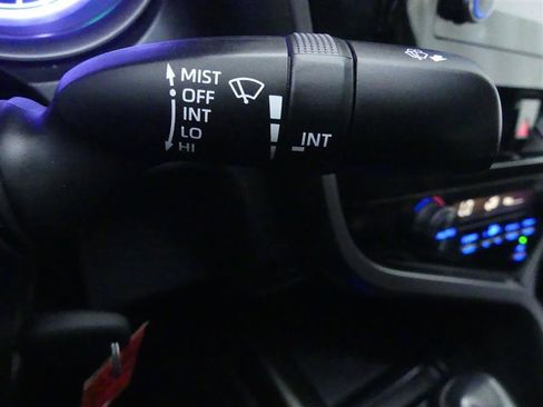 Used 2021 Toyota Camry SE AWD/4WD image 16