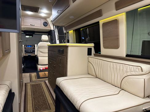 Used 2024 Mercedes-Benz Sprinter 3500 image 36