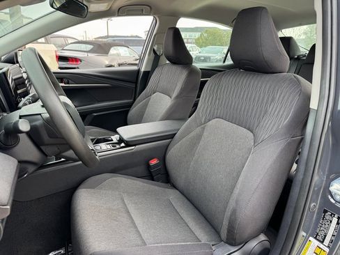 Used 2025 Toyota Camry LE image 12