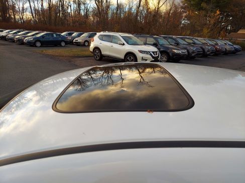 Used 2017 Acura ILX w/ Premium Package image 19