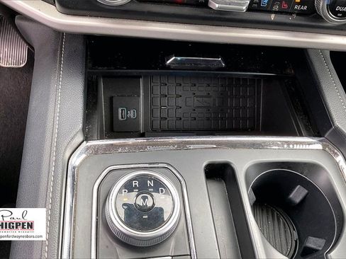 Certified 2024 Ford Expedition XLT image 32