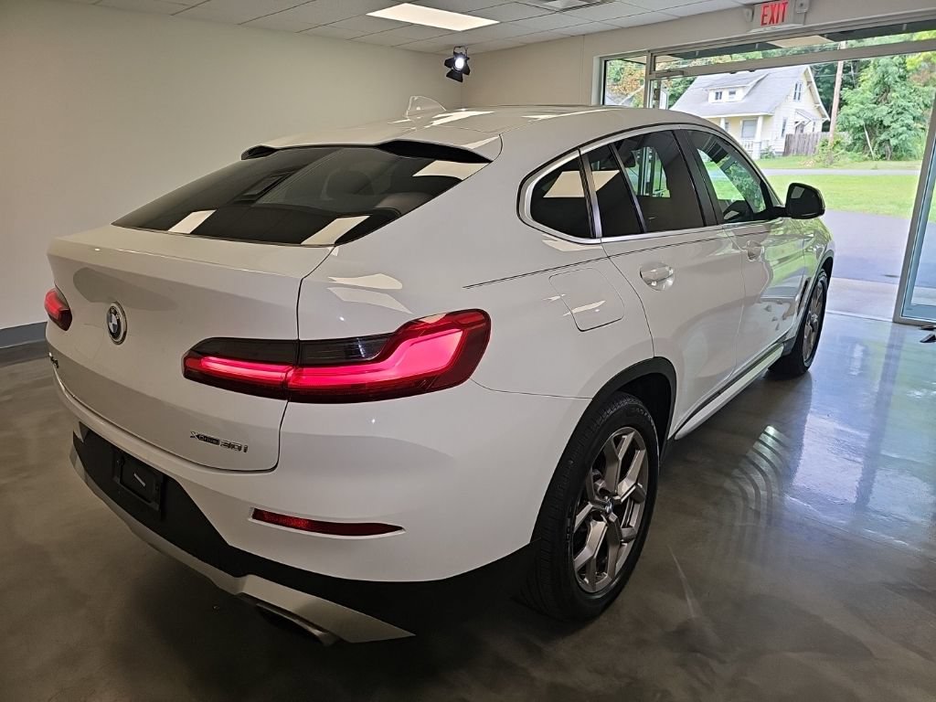 Used 2022 BMW X4 xDrive30i w/ Convenience Package AWD/4WD image 2
