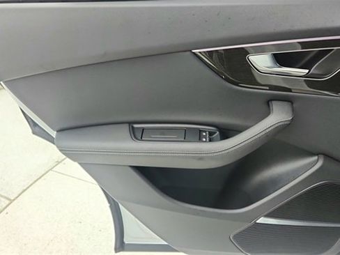 Used 2025 Audi Q8 Prestige w/ Prestige Package image 31
