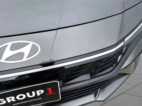 Used 2024 Hyundai Elantra SEL w/ Convenience Package FWD image 29