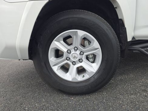 Used 2024 Toyota 4Runner SR5 Premium w/ Moonroof Package image 29