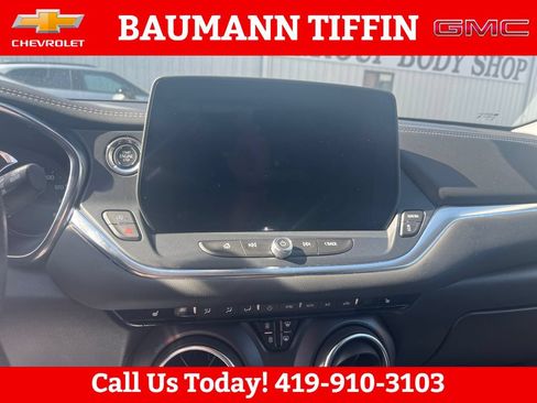 Used 2024 Chevrolet Blazer LT w/ Convenience Package FWD image 17