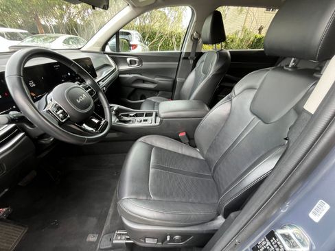 Used 2024 Kia Sorento S image 29