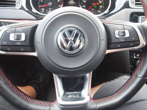 Used 2016 Volkswagen Jetta GLI SE FWD image 9